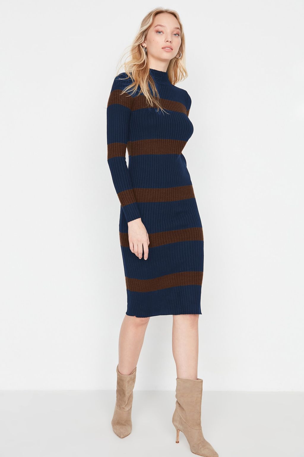 TRENDYOLMILLA Lacivert Midi Triko Cizgili Elbise TWOAW23EL00226 фото 12