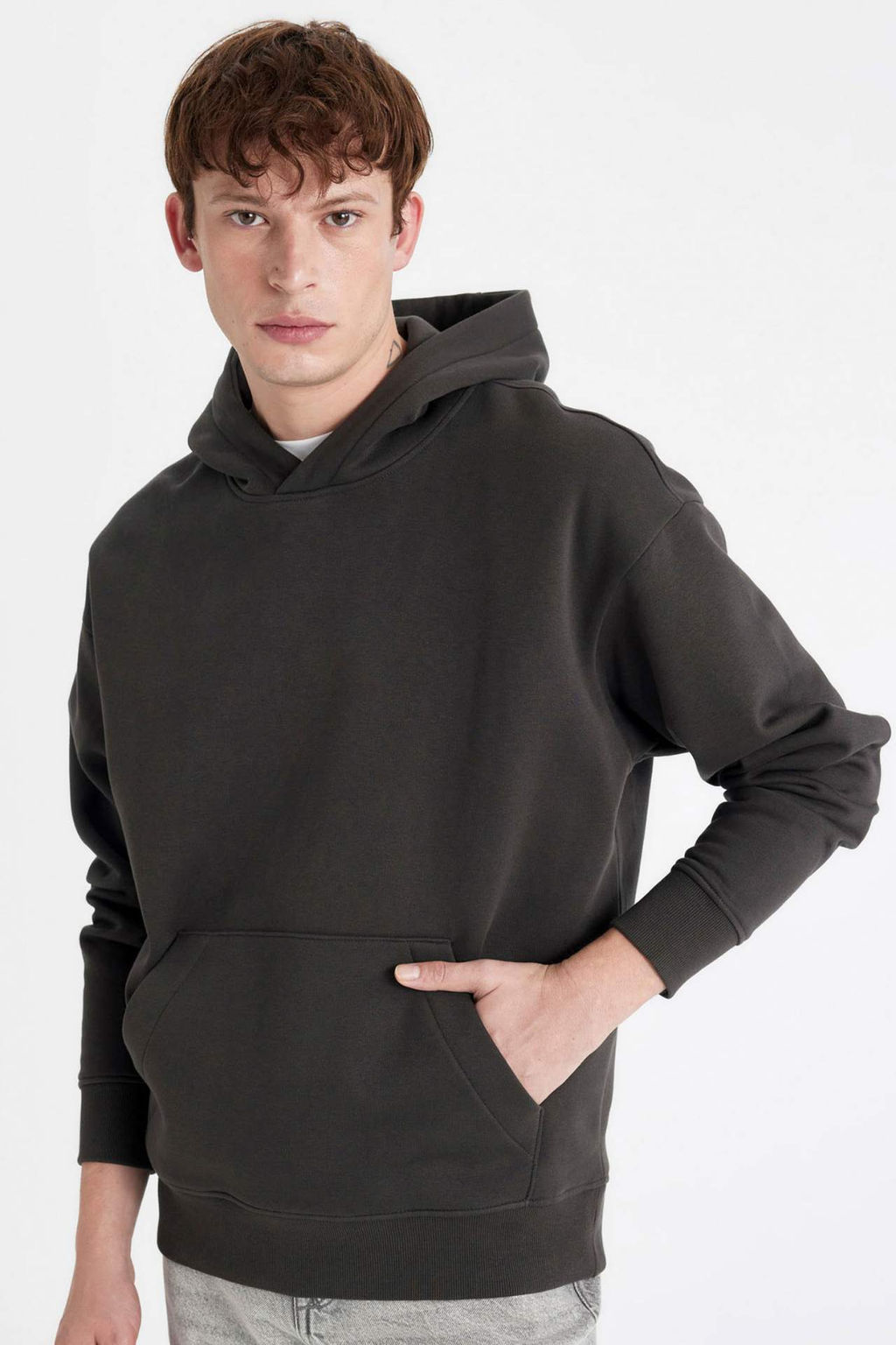 Siyah Oversize Genis Kal?p Kapusonlu Kanguru Cepli Basic Duz Sweatshirt - Defacto фото 2