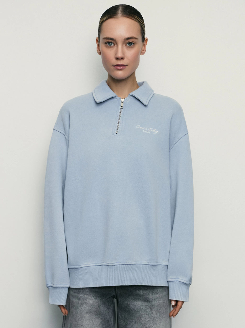 Свитшот с отложным воротником и вышивкой / Zarina  фото 3