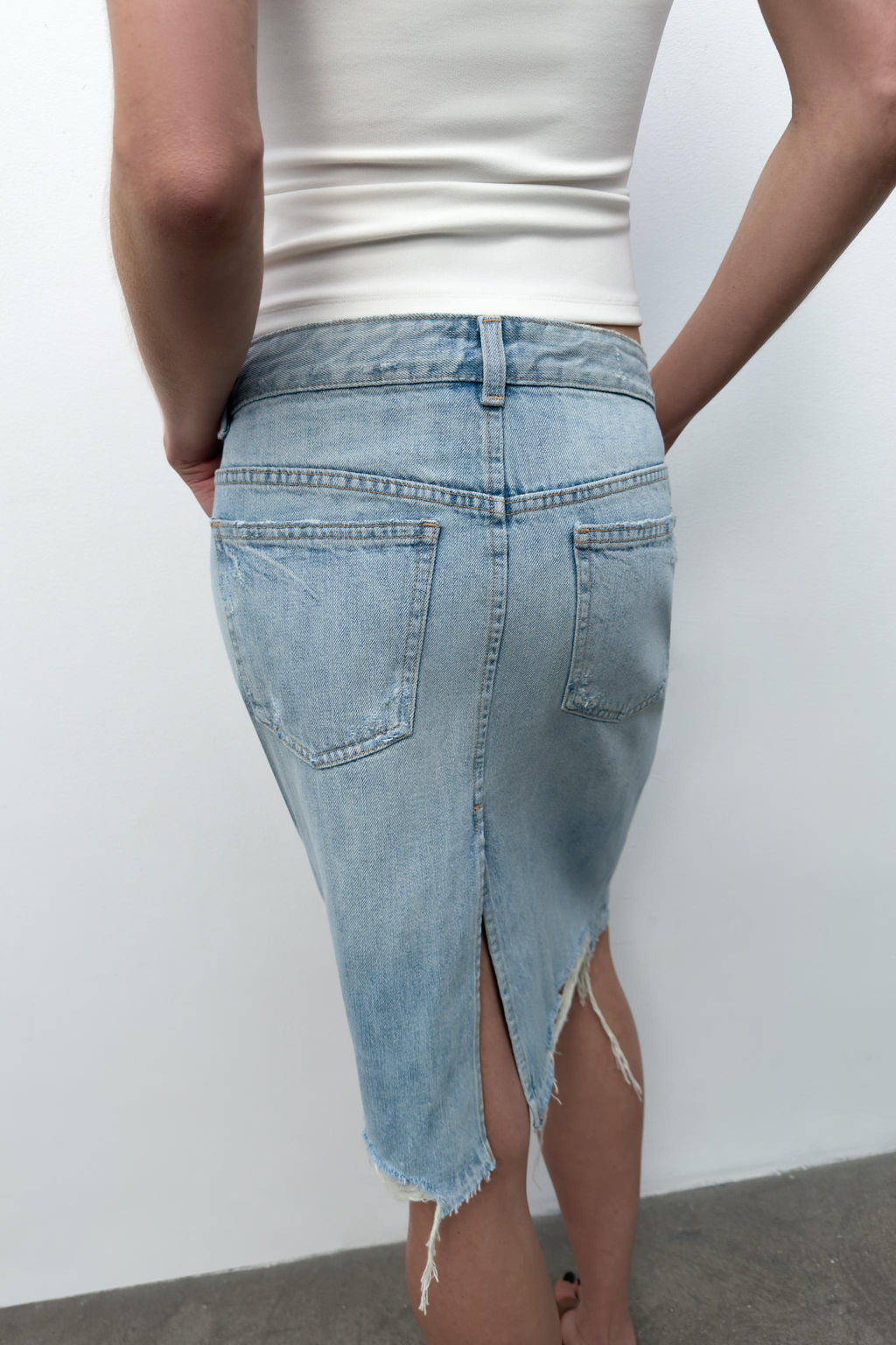 FALDA DENIM TRF ROTOS / Azul claro - Zara фото 2