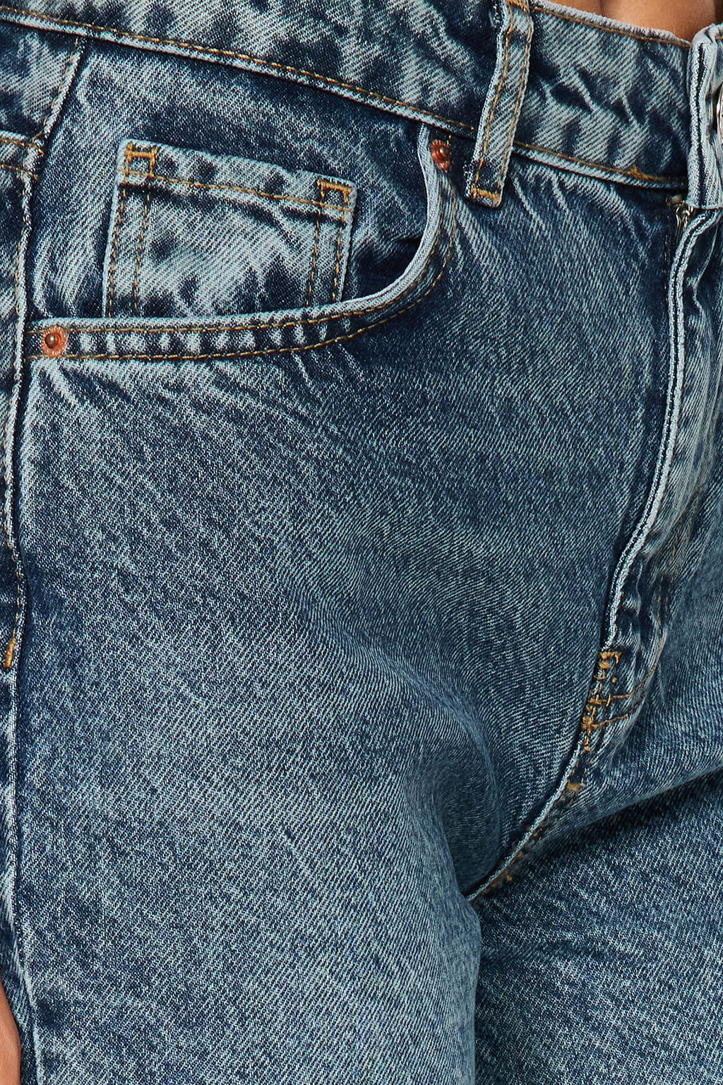 TRENDYOLMILLA Mavi Soluk Efekt Vintage Yuksek Bel Wide Leg Jeans TWOAW24JE00089  фото 18