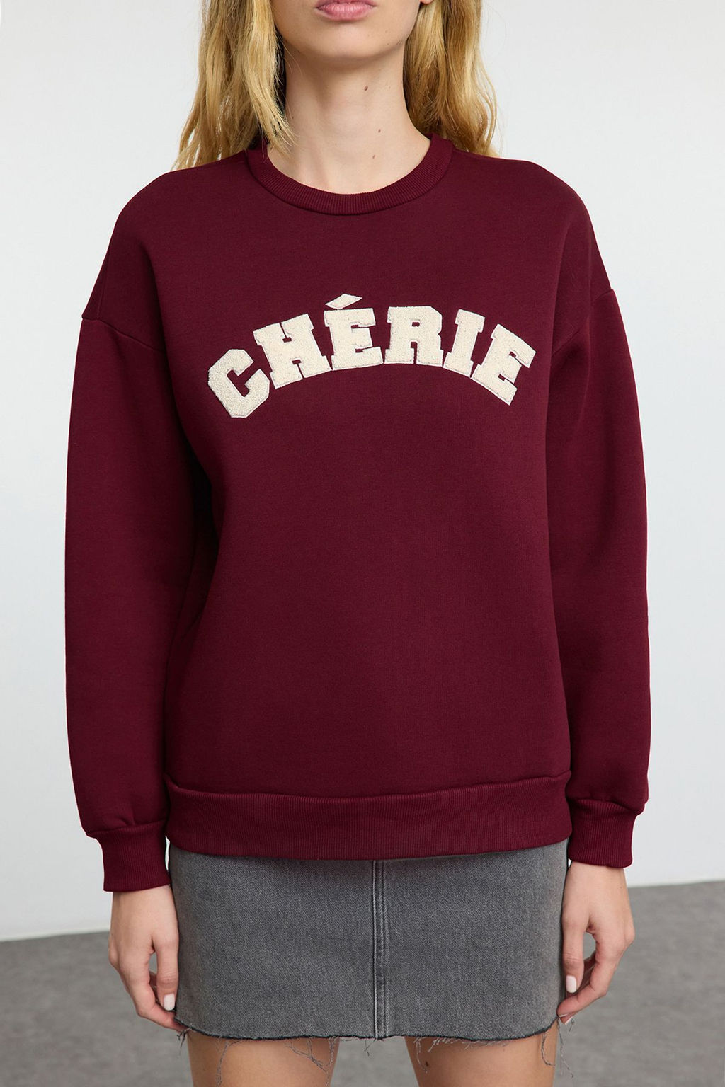 TRENDYOLMILLA Bordo Kal?n Ici Polarl? Oversize/Rahat Kesim Slogan Nak?sl? Orme Sweatshirt TWOAW25SW00030  фото 8