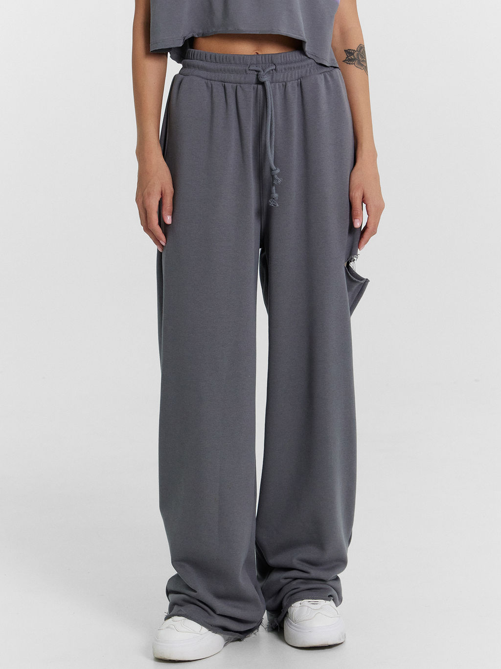 Комплект женский (футболка, брюки) серый с печатью сухой асфальт +печать 192542R - Mark formelle фото 5