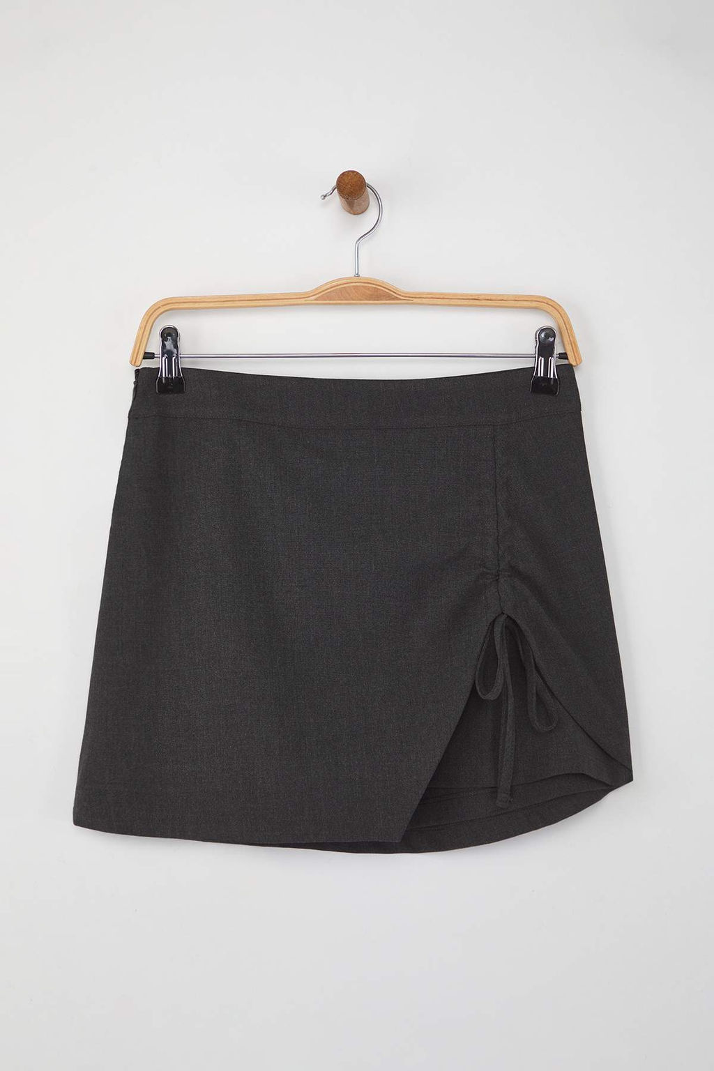 Teen Antrasit Buzgu Detayl? Etek Gorunumlu Mini Sort & Bermuda TWOAW26SR00028