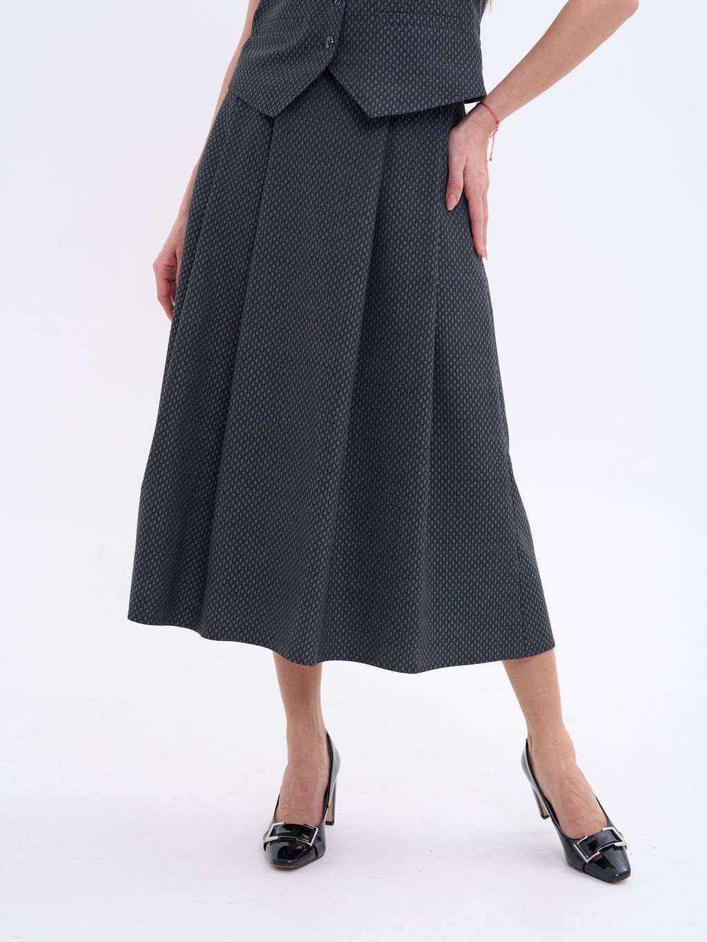 юбка, расклешенная от пояса к низу,