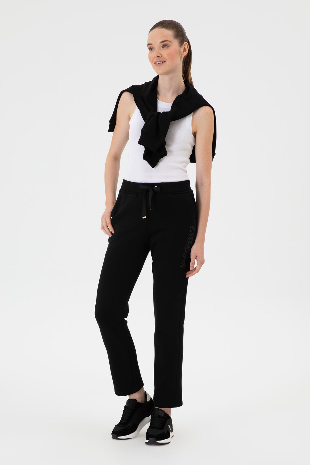 Kad_n Siyah _ardonlu E_ofman Alt_ Sepette S_rpriz _ndirim