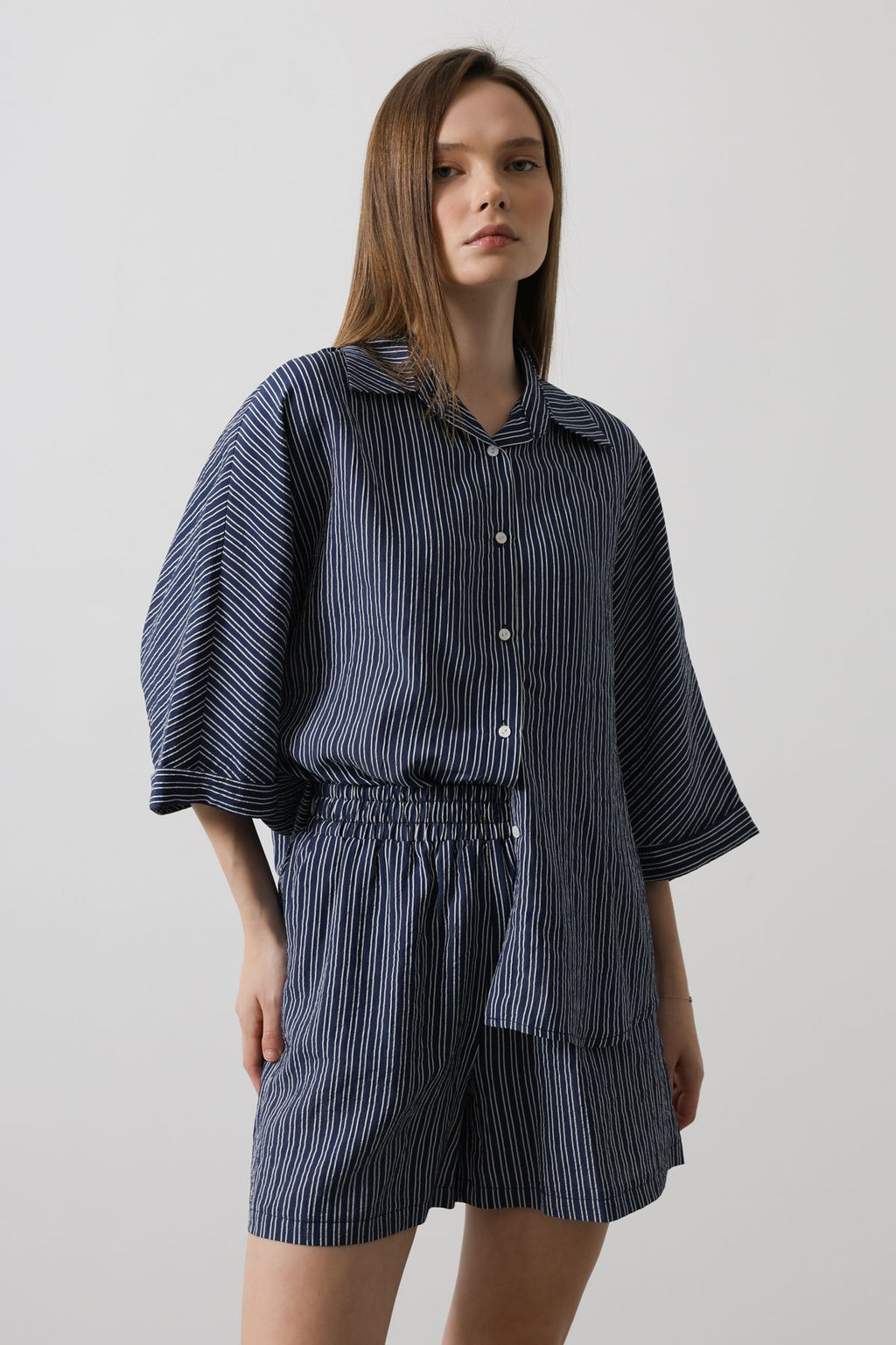 TRENDYOLMILLA Lacivert Beli Lastikli Cizgili Mini Sort & Bermuda TWOSS25SR00038 фото 5