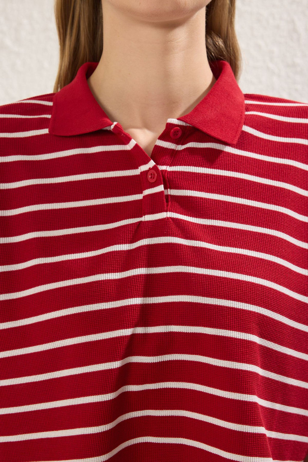 TRENDYOLMILLA Siyah Cizgili Relaxed/Rahat Kal?p Crop Orme T-shirt TWOSS25TS00109  фото 3