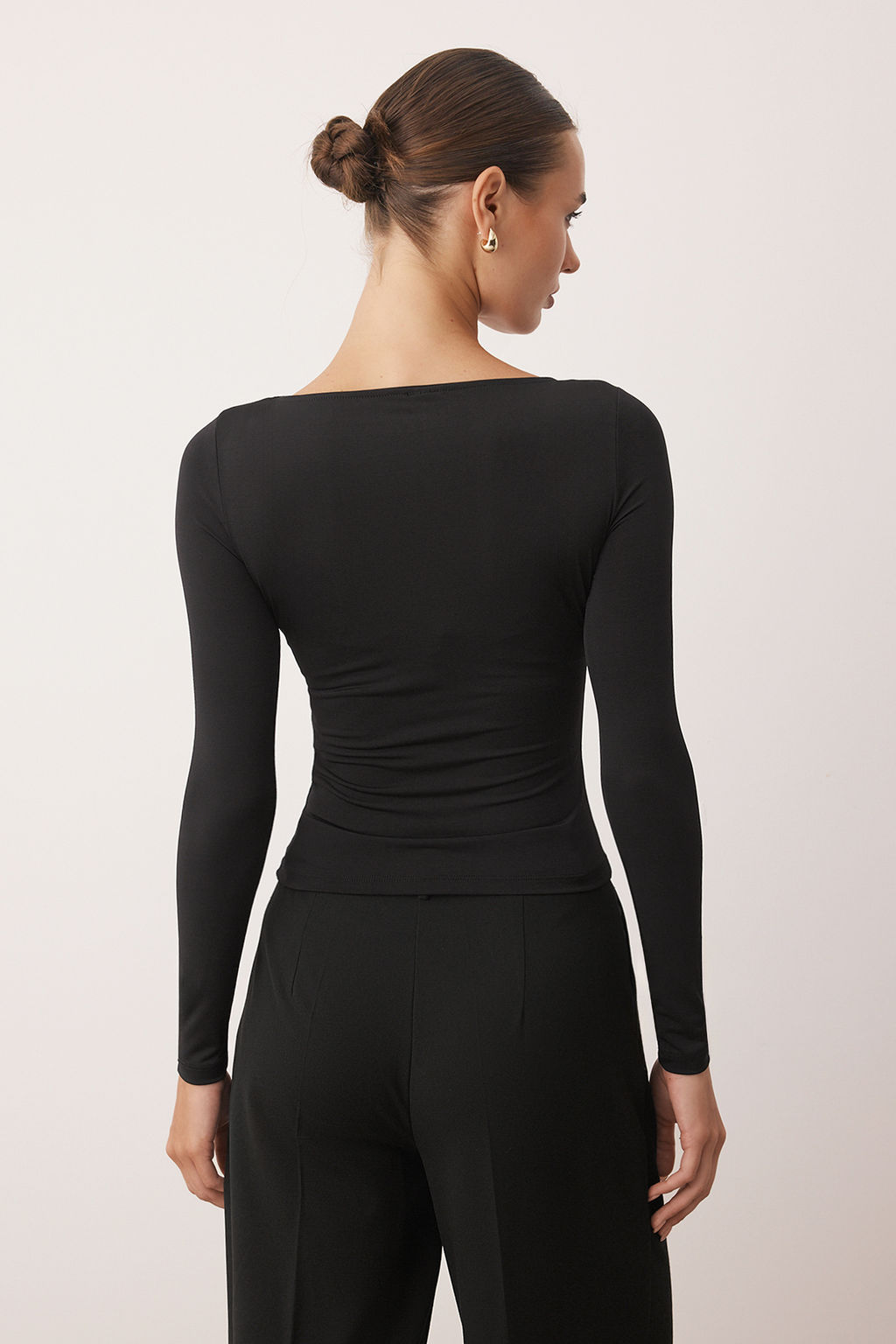 Siyah Fitted/Vucuda Oturan Aksesuar/Cut out Detayl? Uzun Kollu Esnek Orme Bluz TWOAW26BZ00130