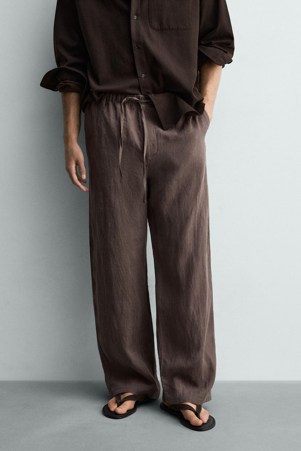PANTAL?N RELAXED FIT 100% LINO / Marr?n / Topo