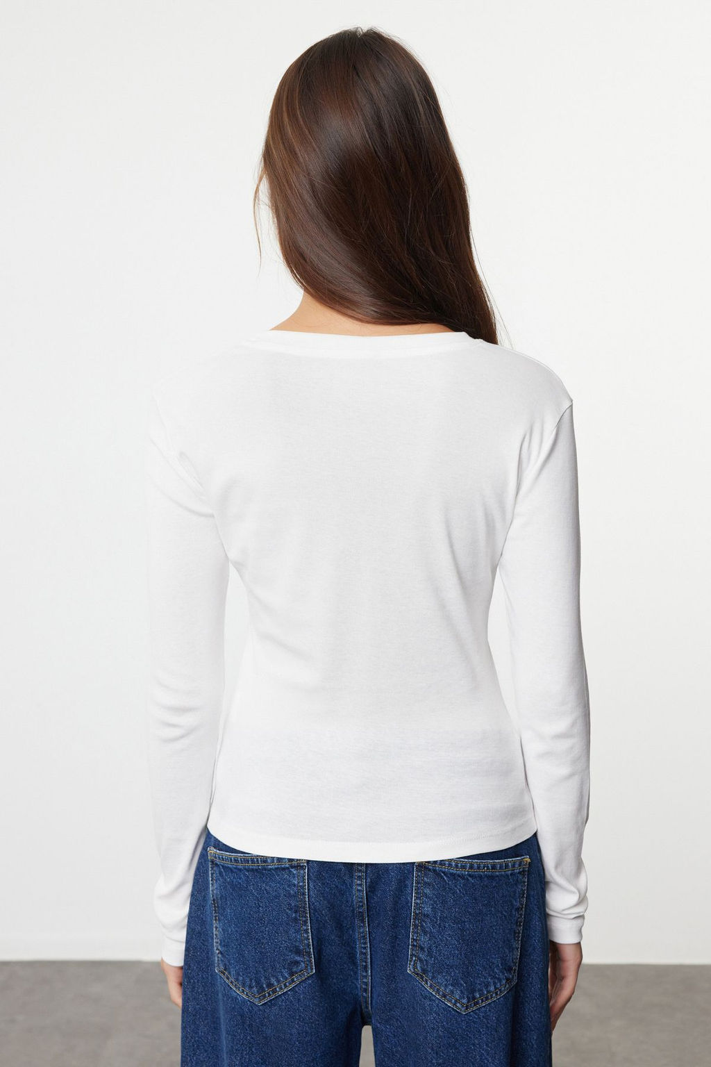 Teen Ekru Bask? ve Fiyonk Detayl? Fitted/Vucuda Oturan Orme Bluz TWOAW25BZ00126