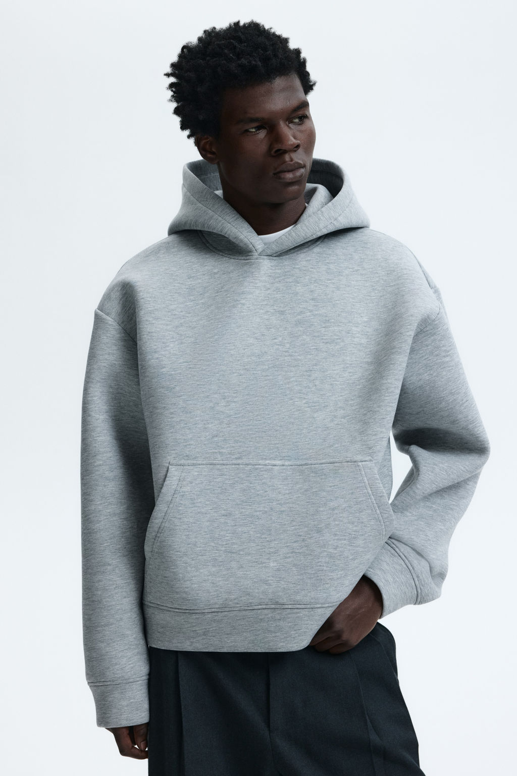 Sudadera efecto neopreno con capucha Loose Fit - H&m фото 7