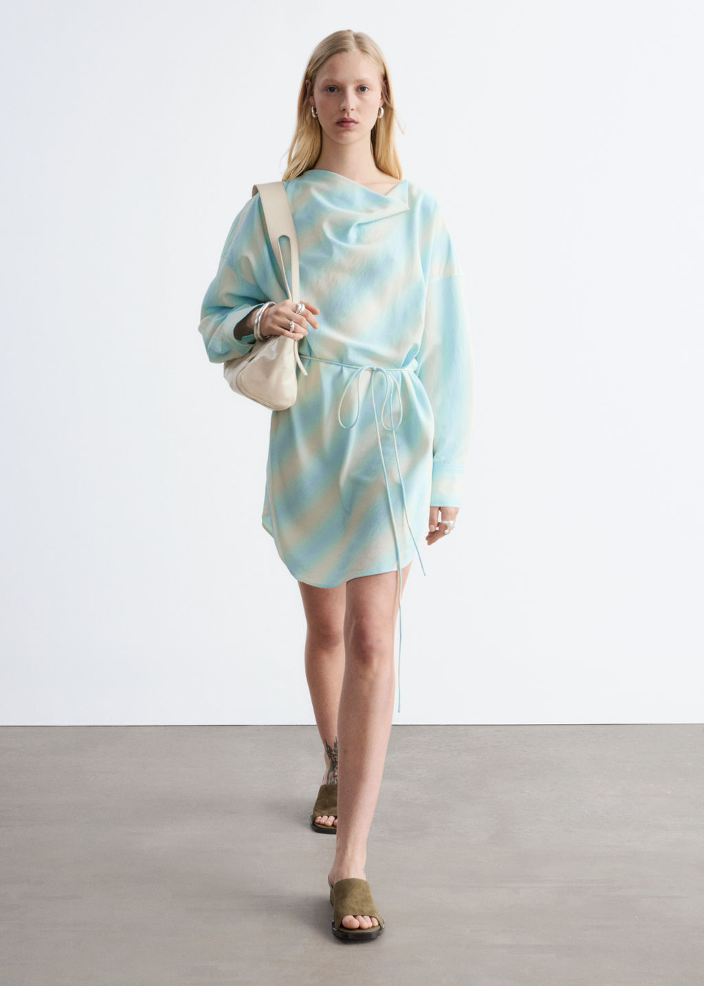 Vestido midi estampado con cuello chal - H&m фото 9