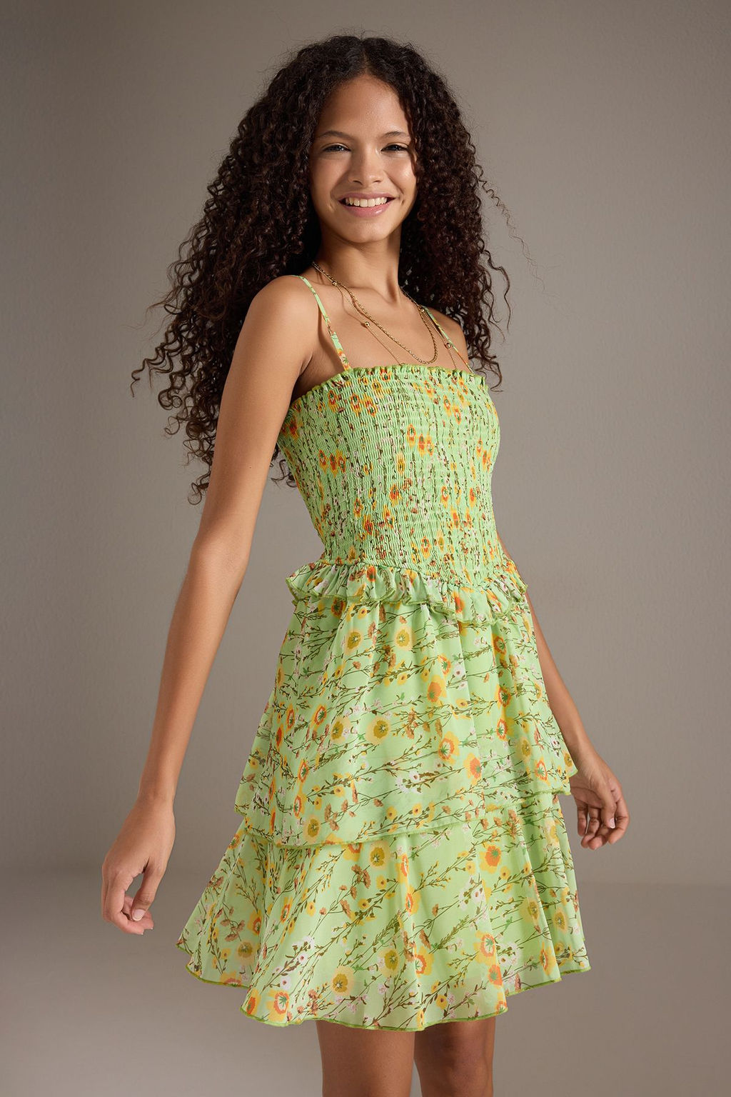 Ac?k Yesil Cicekli Etegi Belden Ac?lan Gipeli Astarl? Sifon Mini Elbise Ucus Ucus TWOSS25EL00724 - Trendyolmilla фото 2