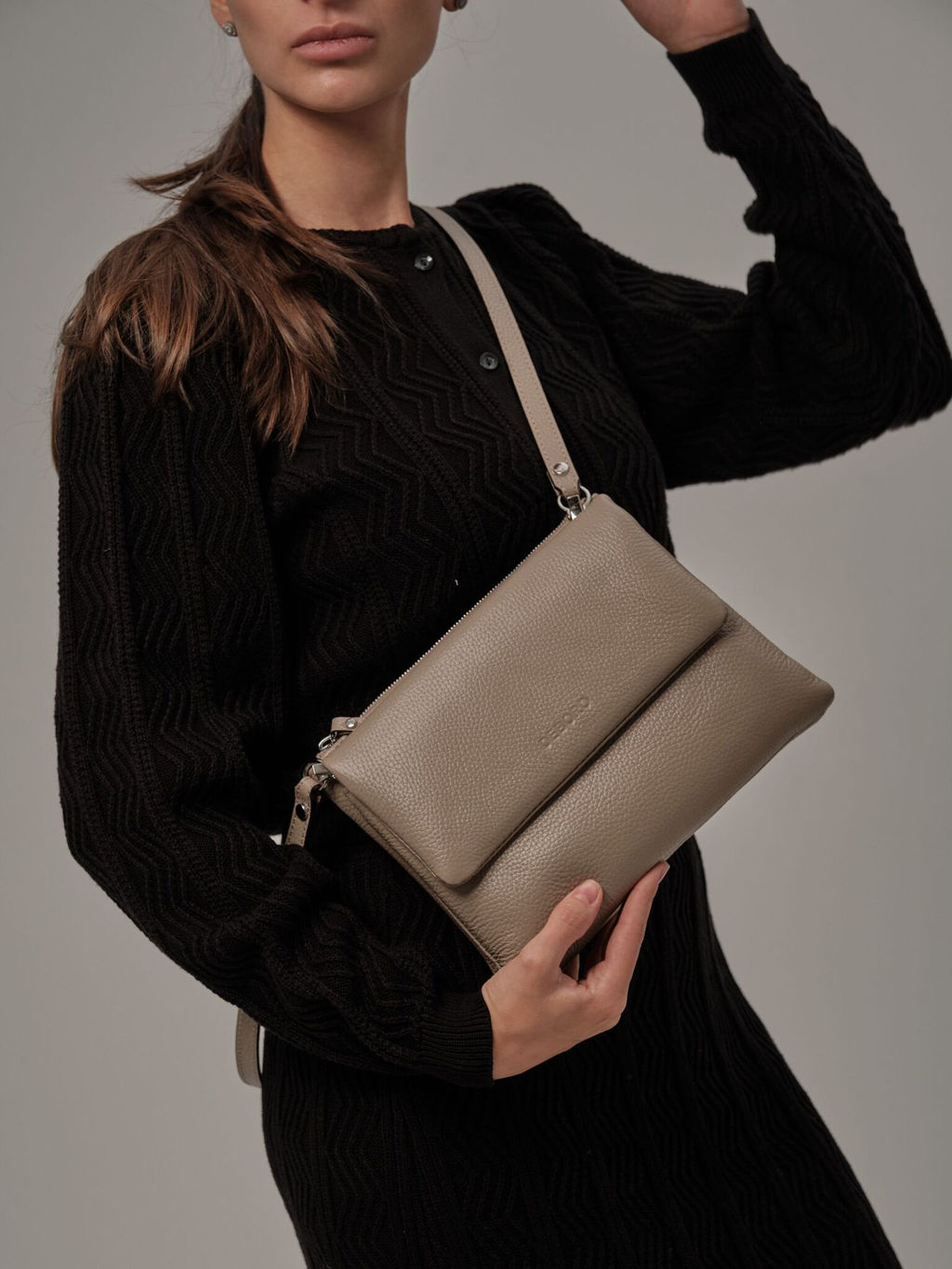 Сумка кожаная кросс-боди Deboro 31069 бежевый латте