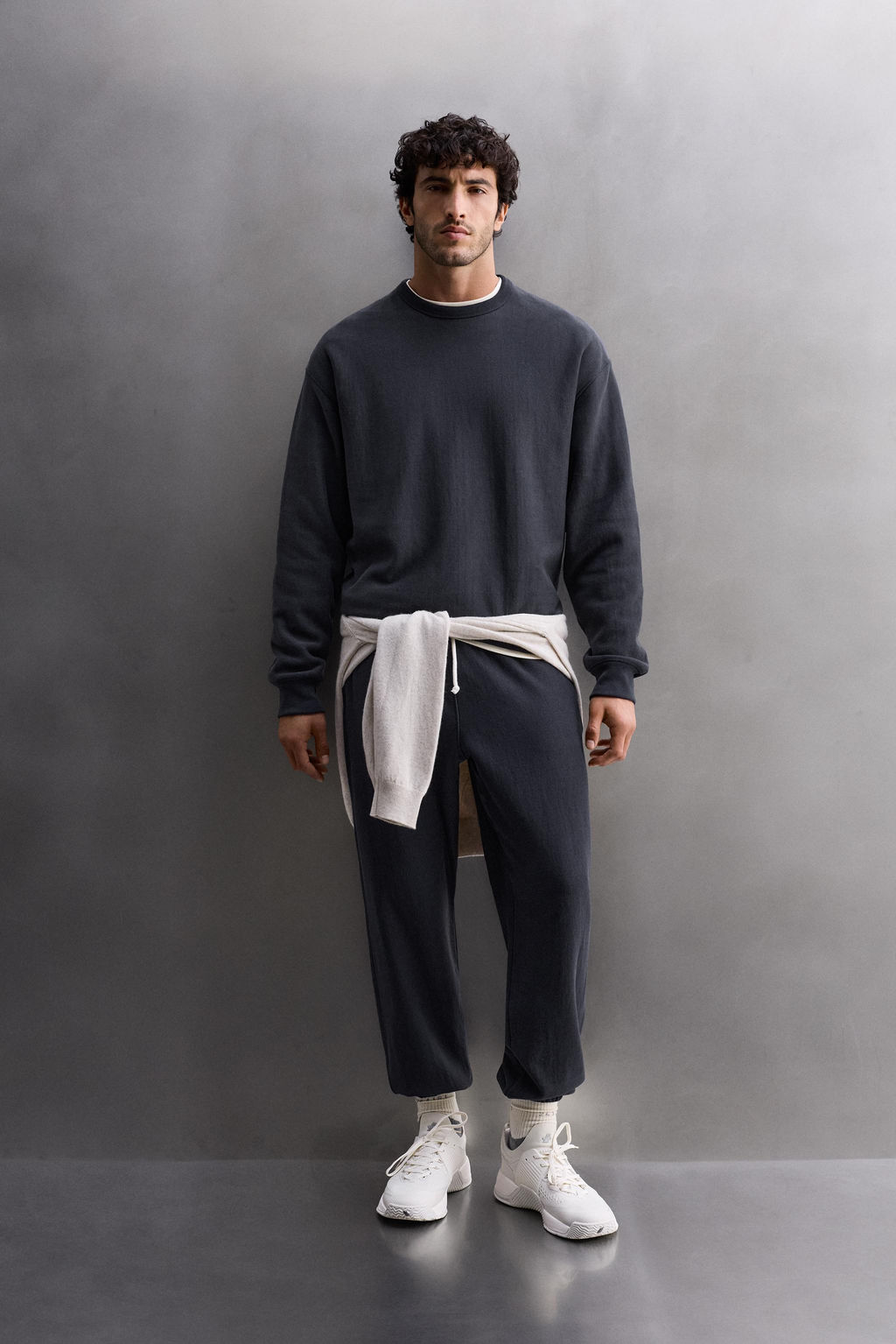RELAXED FIT CREW NECK SWEATSHIRT