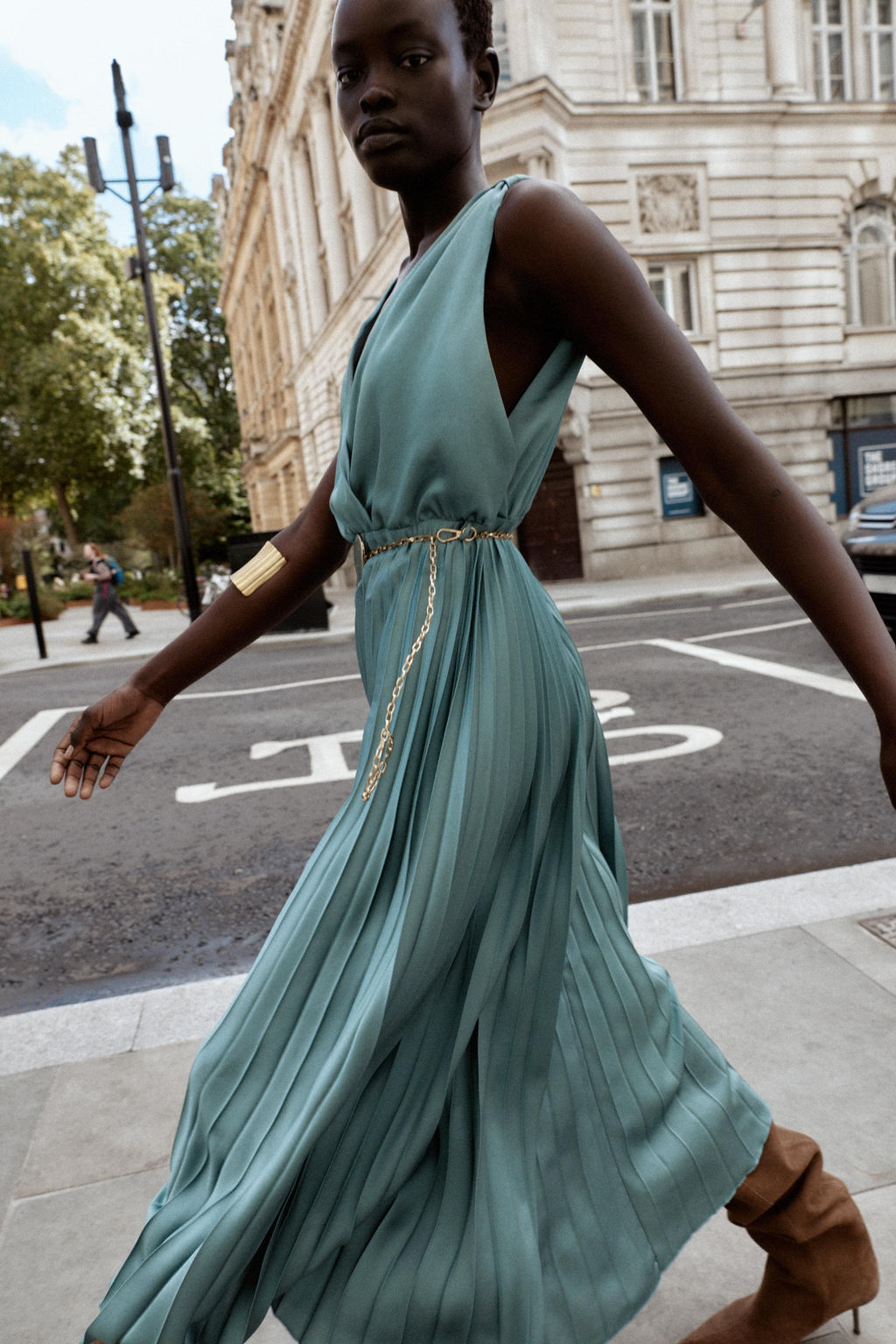 PLEATED MIDI DRESS WITH BELT - Zara фото 4
