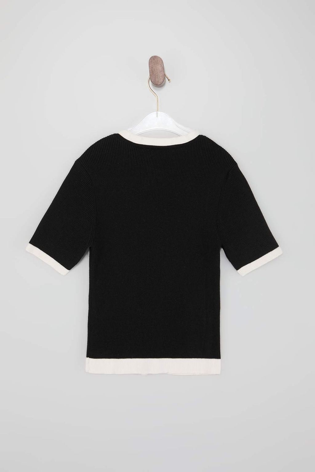 Siyah Renk Blok Detayl? Yumusak Dokulu Triko Ince Bluz TWOSS26BZ00166 - Trendyolmilla фото 6