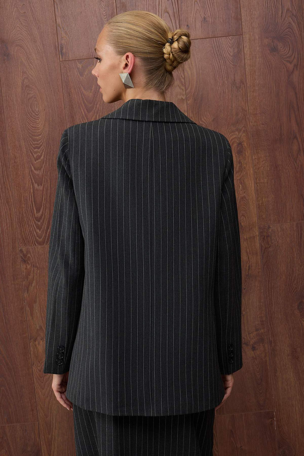 TRENDYOLMILLA Limited Edition Siyah Regular Astarl? Dokuma Cizgili Blazer Ceket TWOAW23BC00135  фото 4