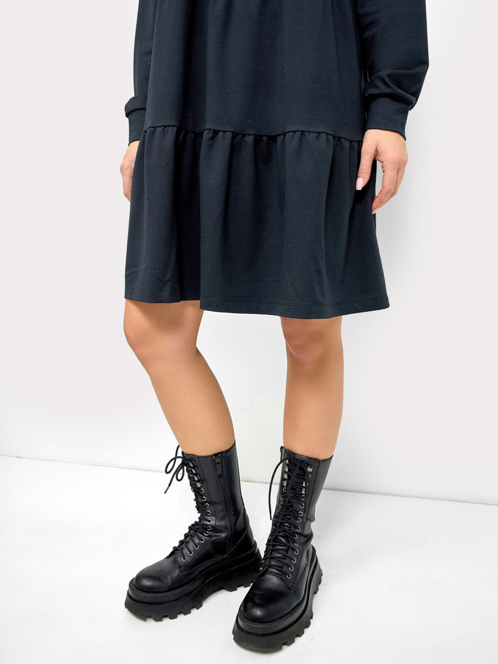 Свободное многоярусное платье мини черного цвета черный 152534