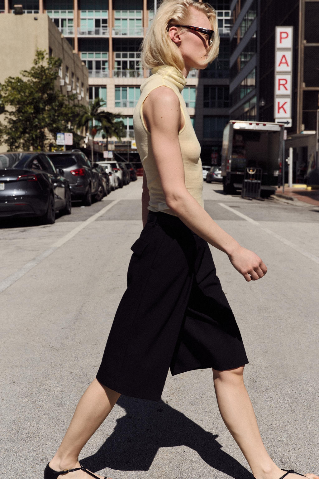 BERMUDA LARGA CINTUR?N / Negro - Zara фото 4