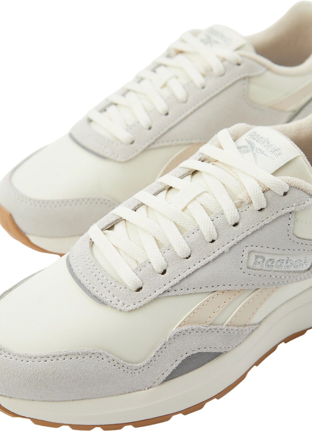 Кроссовки женские