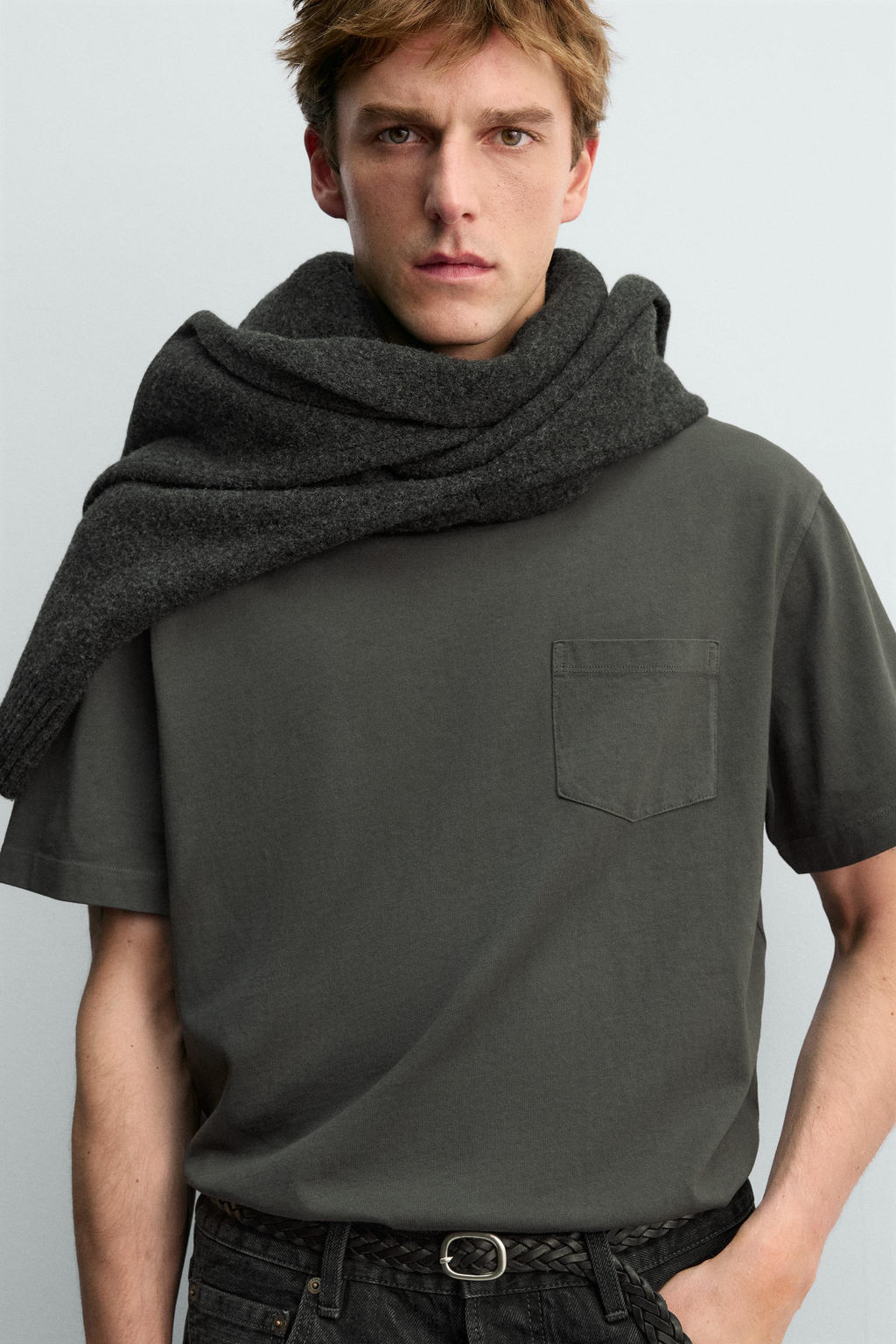 CAMISETA BOLSILLO AARON LEVINE X ZARA / Gris antracita  фото 6