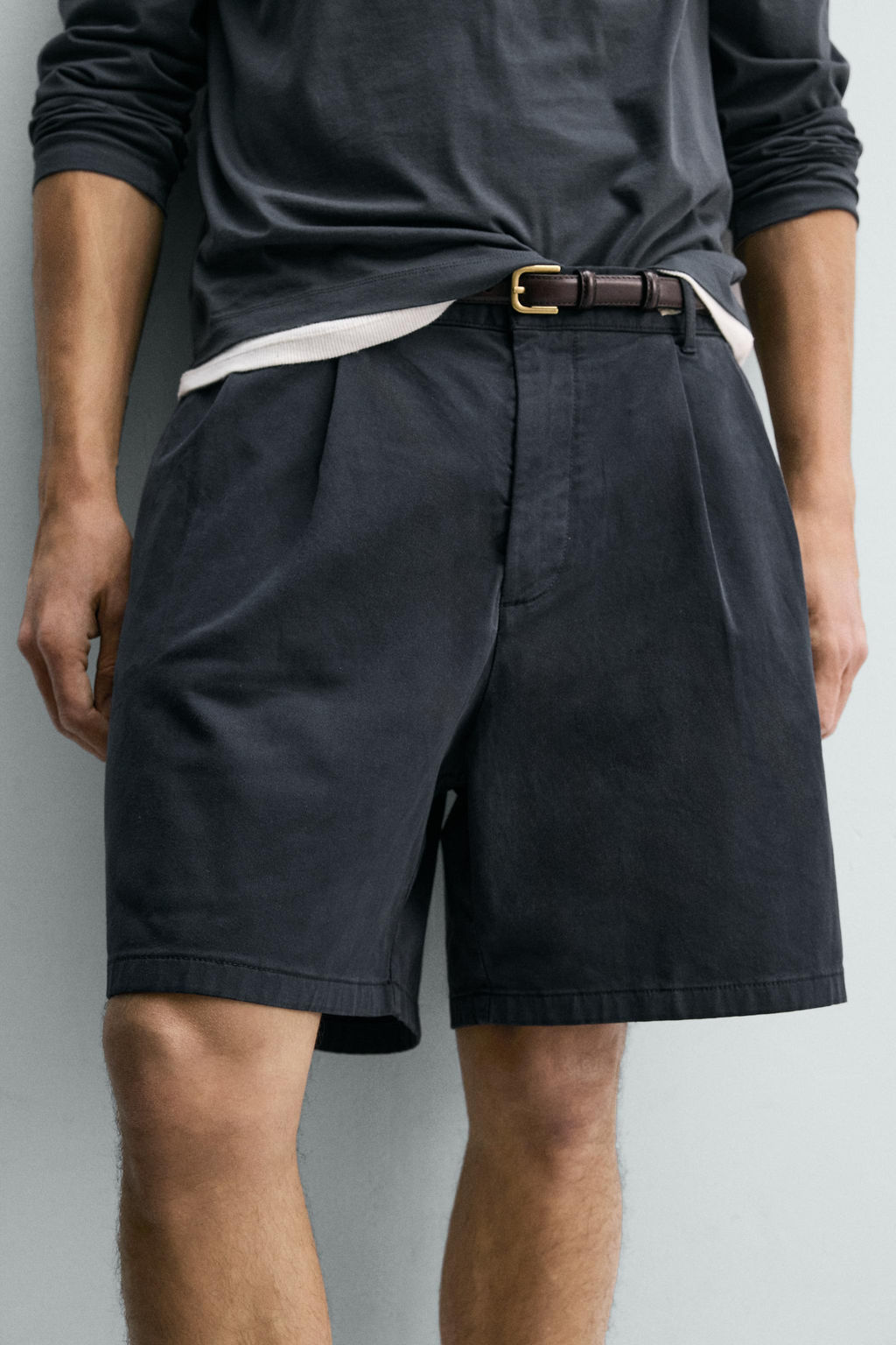 BERMUDA CHINO REGULAR FIT PLIEGUES / Marino
