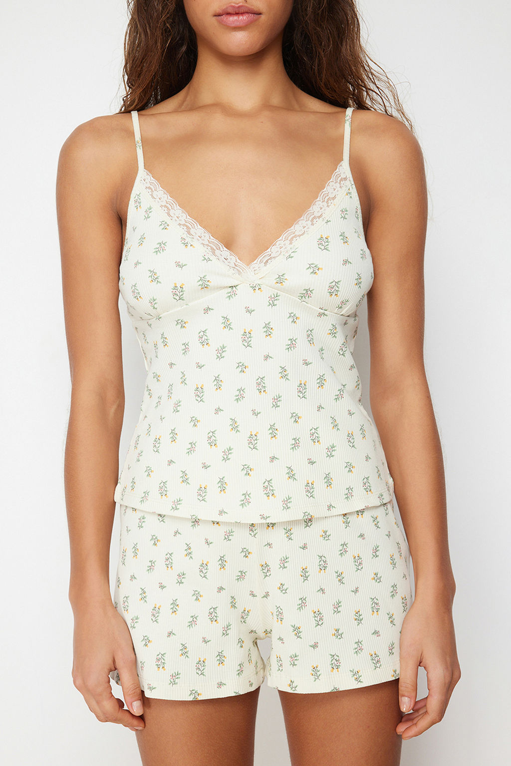 Trendyolmilla Ekru %100 Pamuklu Cicekli Dantelli Ip Ask?l? Fitilli Sortlu Orme Pijama Tak?m? THMSS24PT00062  фото 9