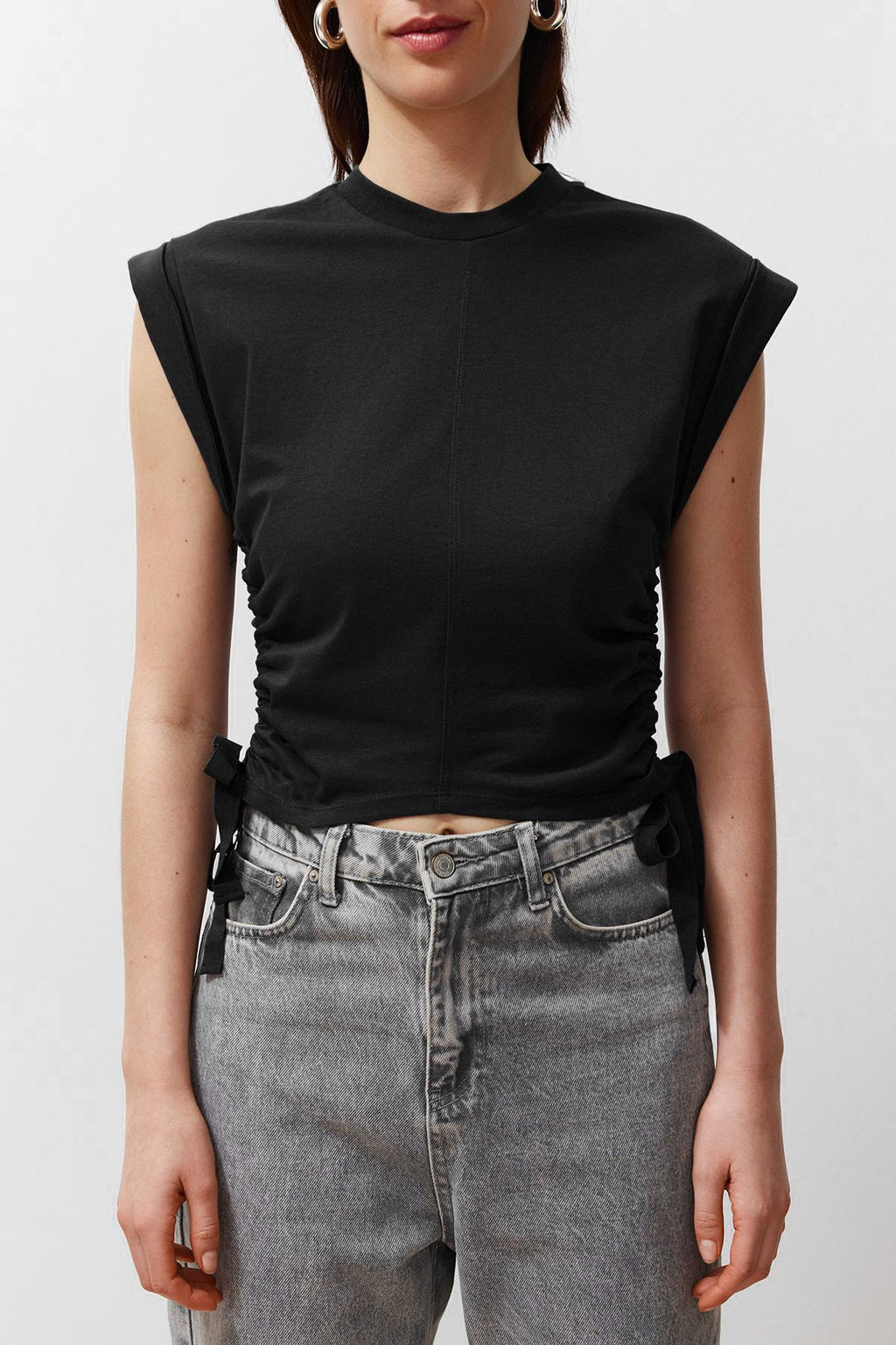 TRENDYOLMILLA Antrasit %100 Pamuk Buzgu Detayl? Crop Yarasa Kol Orme T-Shirt TWOSS24TS00026 фото 4