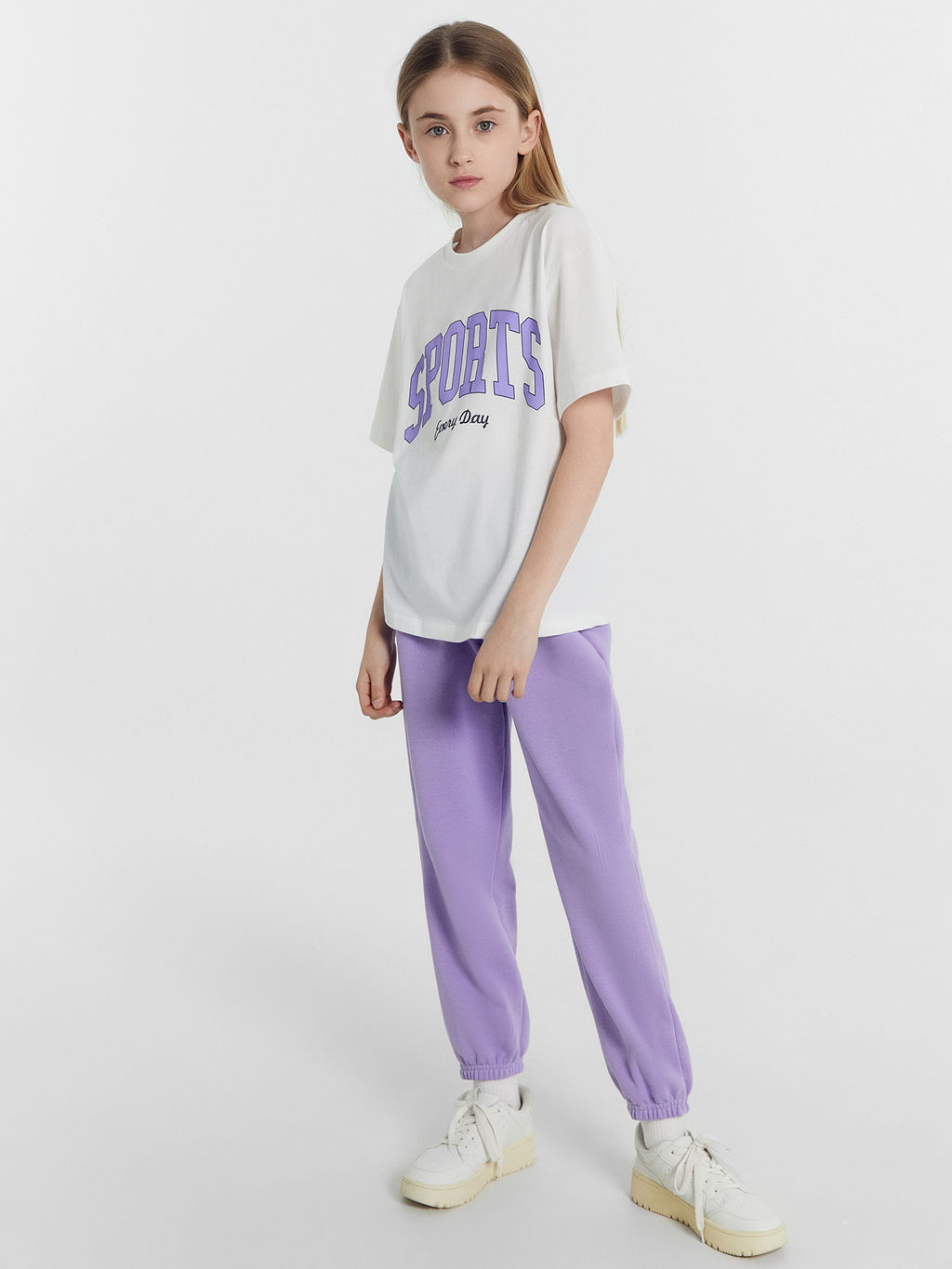 Комплект для девочек (толстовка, брюки, футболка) фиолетовый с печатью - Mark formelle фото 6