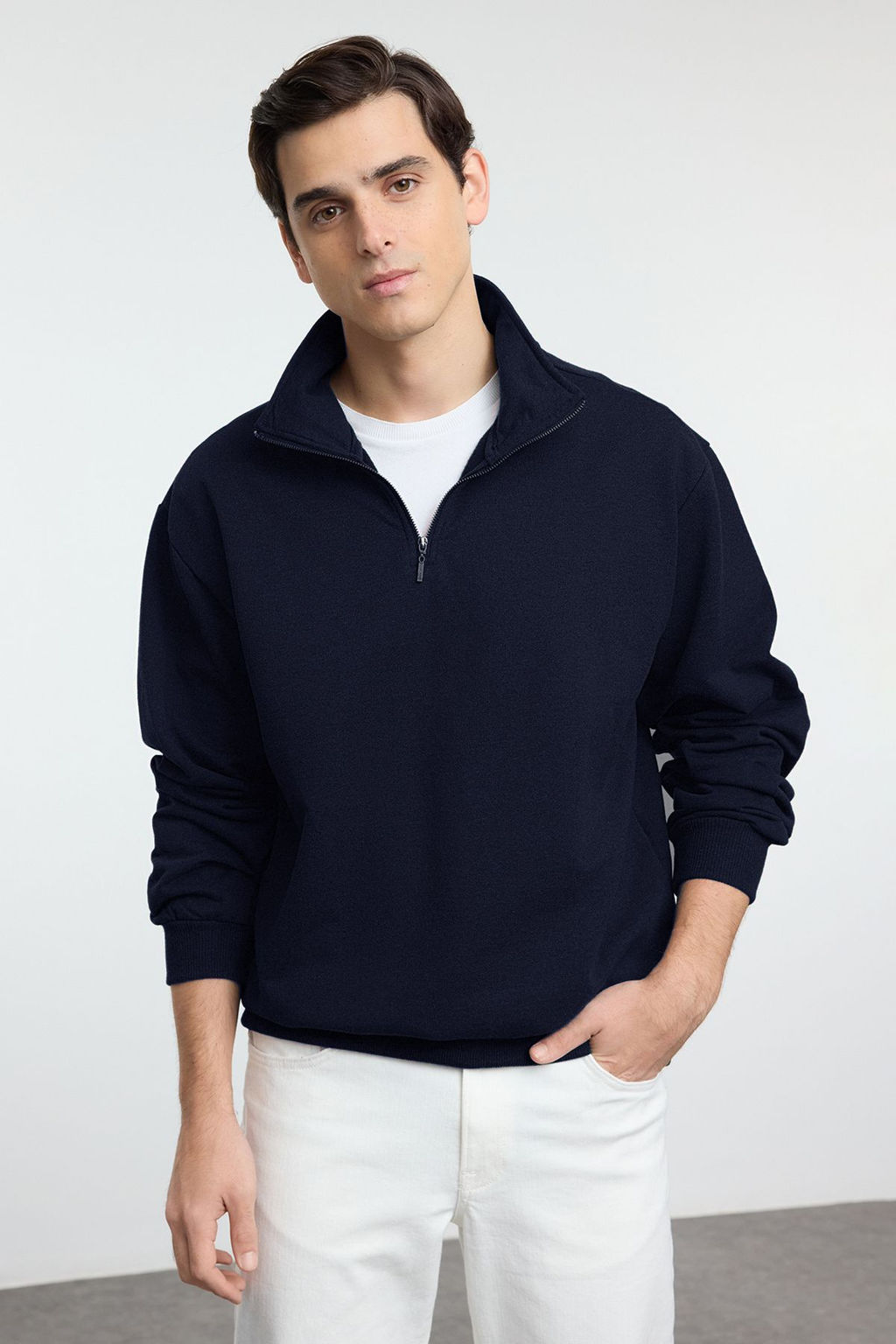 TRENDYOL MAN Lacivert Oversize/Genis Kesim Dik Yaka Fermuarl? Etiketli Ici Polarl? Sweatshirt TMNAW25SW00168 - Trendyolmilla фото 9