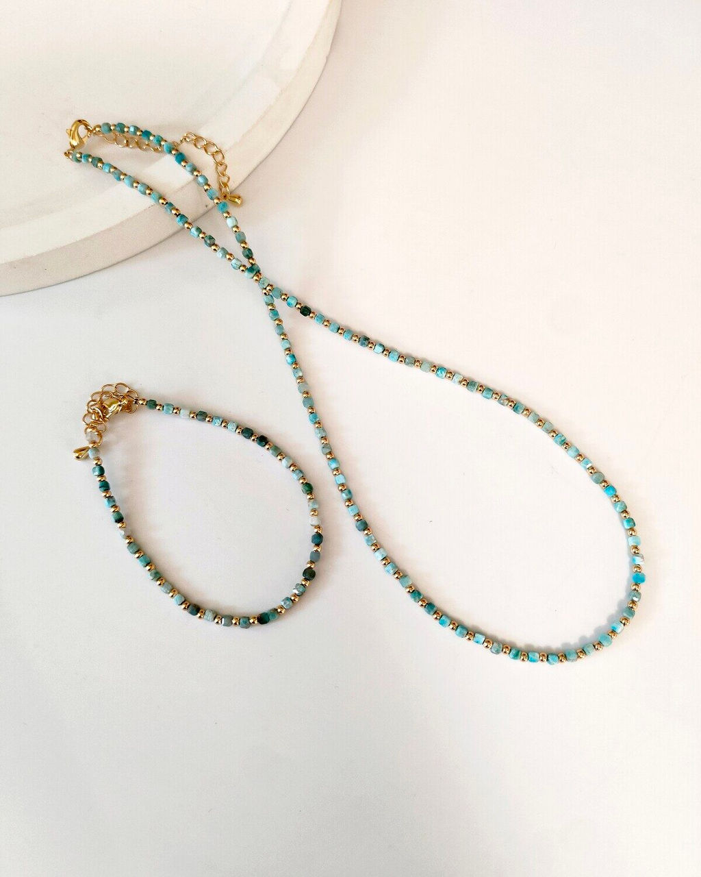 Комплект из натуральных камней и кристаллов