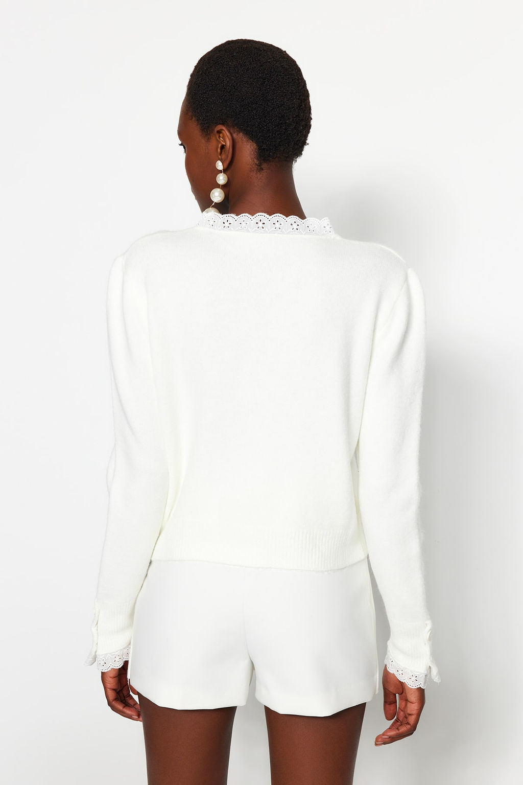 Trendyolmilla Ekru Yumusak Dokulu Dantel Detayl? Triko H?rka TWOAW24HI00131  фото 5