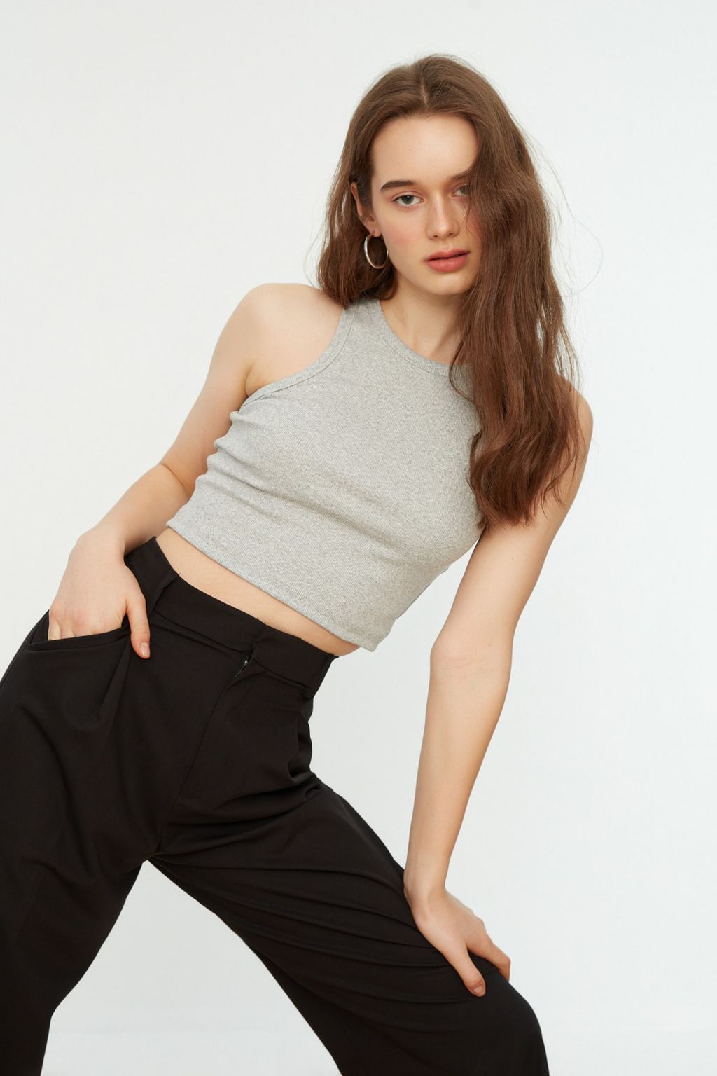 Gri Fitted/Vucuda Oturan Crop Halter Yaka Fitilli Esnek Orme Atlet TWOSS21AL0050