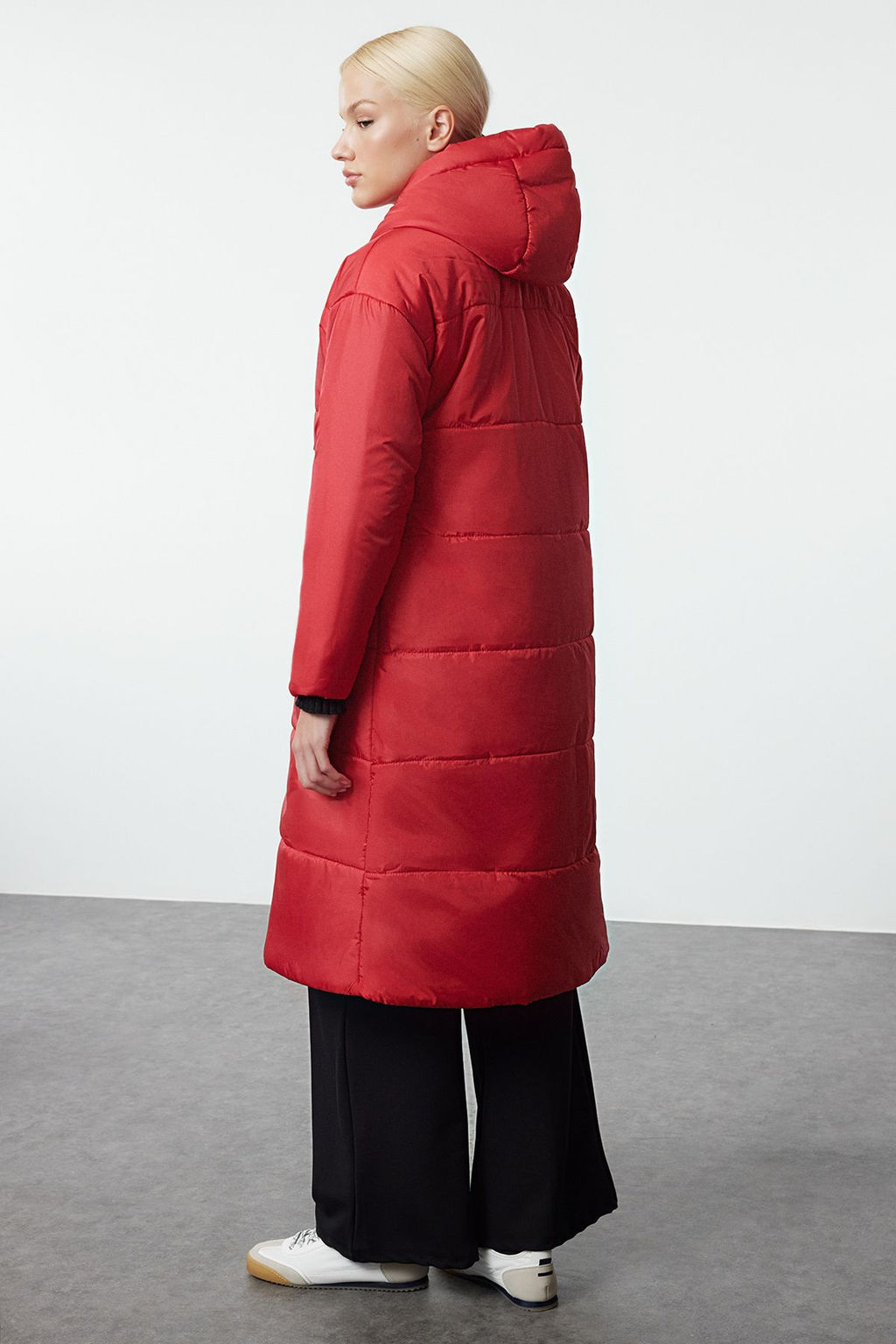 TRENDYOLMILLA Siyah Kapusonlu Su Itici Uzun Sisme Mont TWOAW24MO00136  фото 5