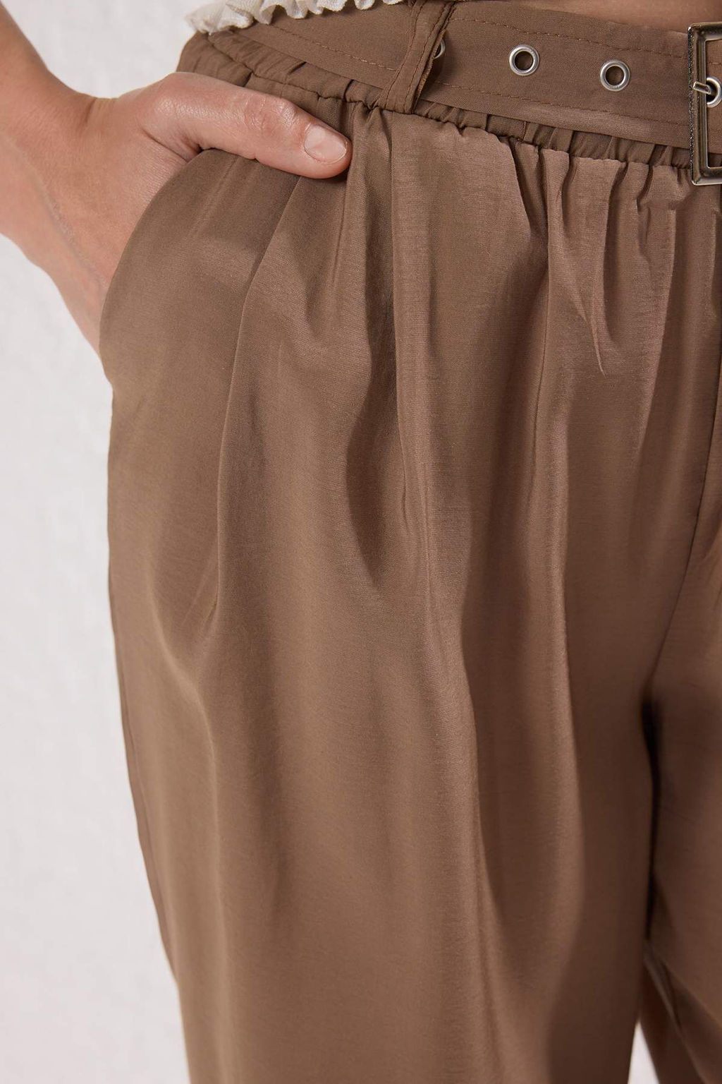 Trendyolmilla Haki Modal Yumusak Tuseli Kemerli Wide Leg/Genis Paca Pantolon TWOSS25PL00112 фото 4