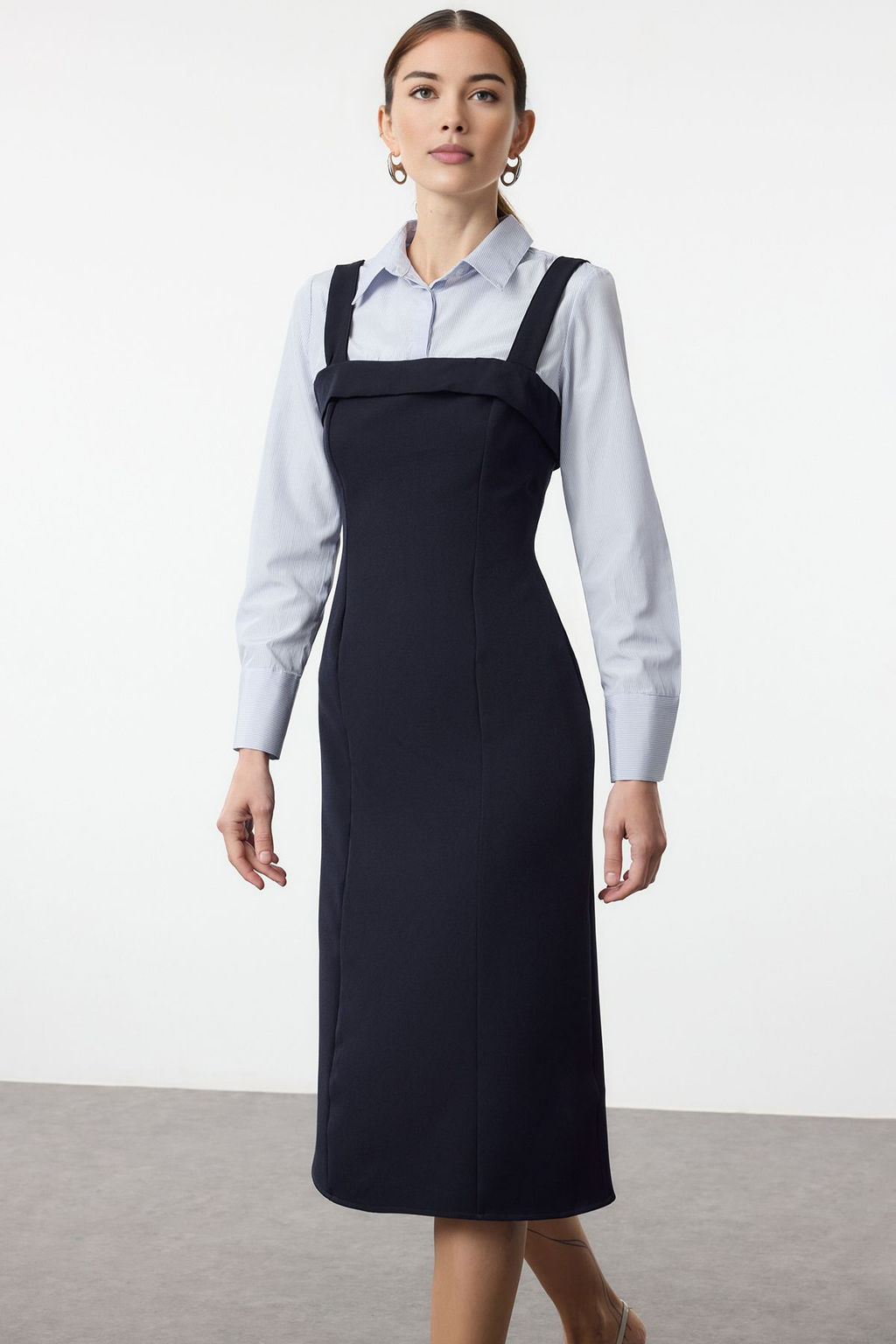 TRENDYOLMILLA Lacivert Cizgili Gomlek Detayl? Vucuda Oturan Mini Dokuma Elbise TWOAW25EL00423 фото 7