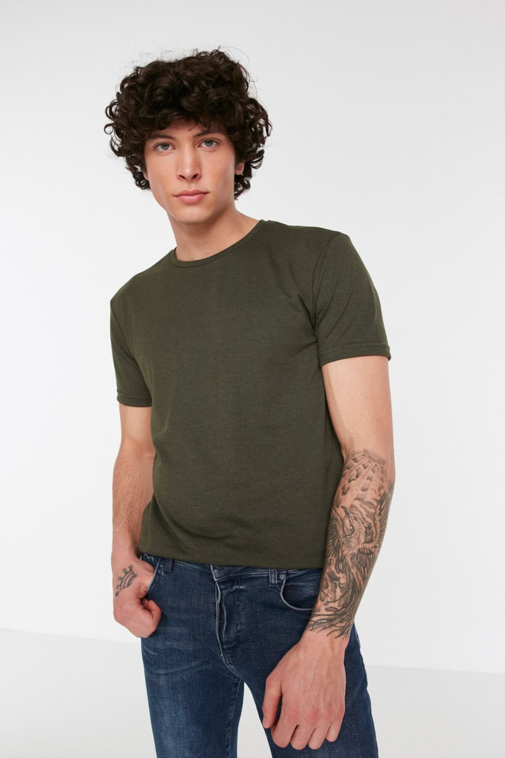 TRENDYOL MAN Beyaz Regular Fit K?sa Kollu T-Shirt TMNSS22TS0271