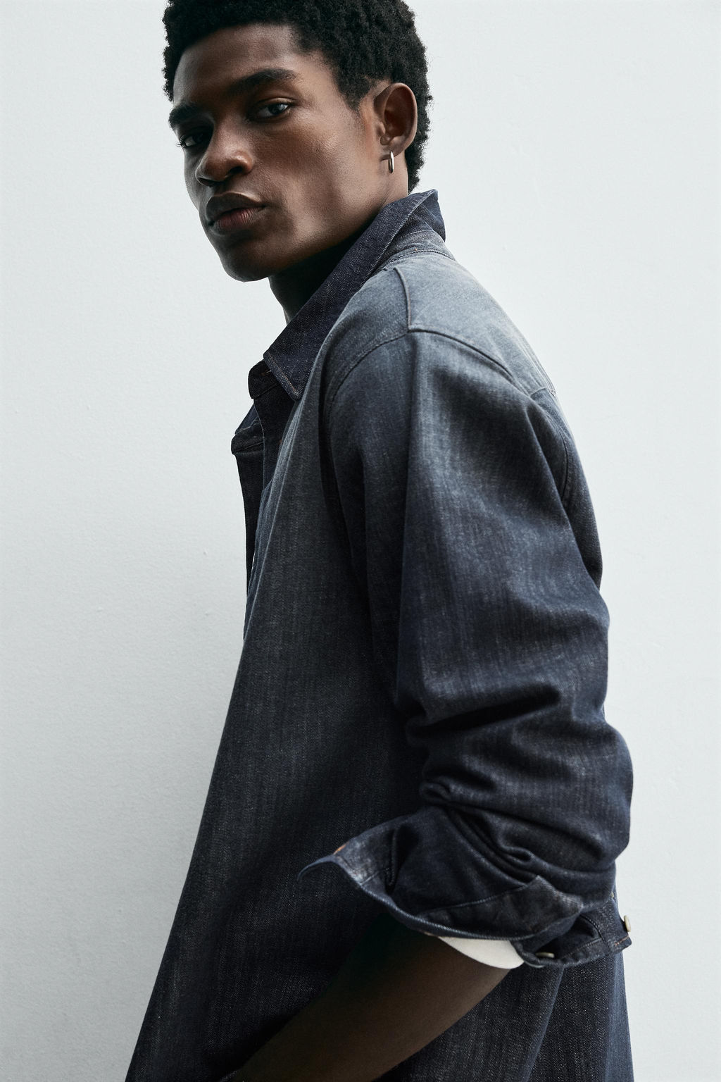 WASHED DENIM SHIRT - Zara фото 5