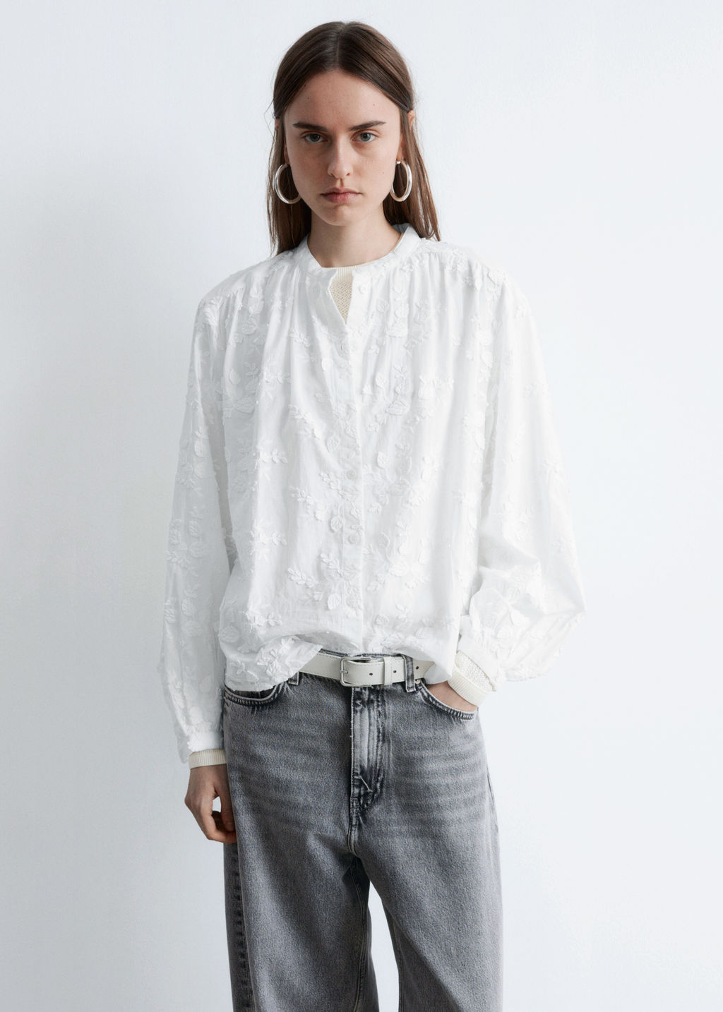 Blusa voluminosa con apliques florales - H&m фото 8