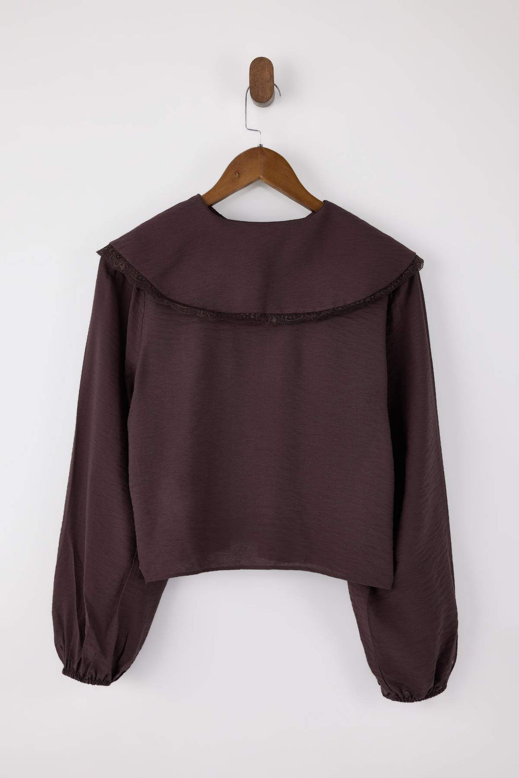 Koyu Kahverengi Bebe Yaka Dantel Garnili Yumusak Tuseli Gomlek TWOSS26GO00012 - Trendyolmilla фото 7