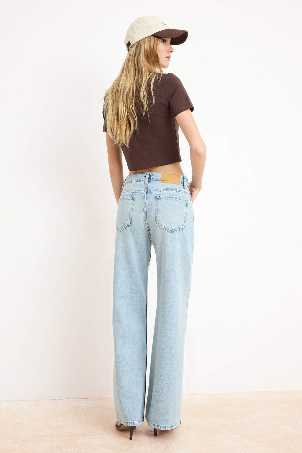 Premium Mavi Ozel Kumas Normal Bel Uzun Boy %100 Pamuk LOOSE Wide Leg Jeans TWOSS26JE00132 - Trendyolmilla фото 4