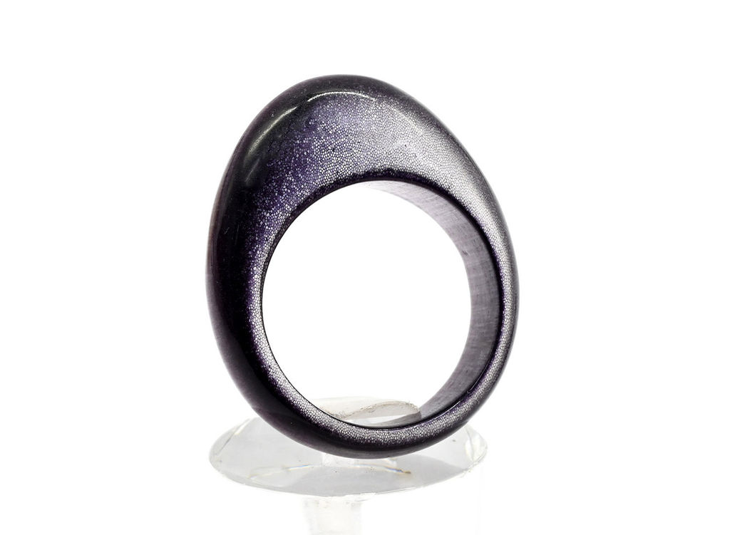 Перстень крупный из кошачьего глаза фиолетовый размер 19