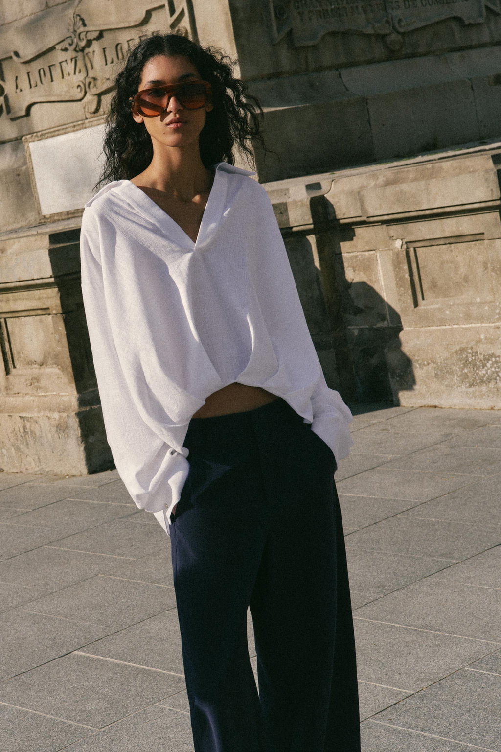 CAMISA CON LINO BAJO ABULLONADO / Blanco - Zara фото 5