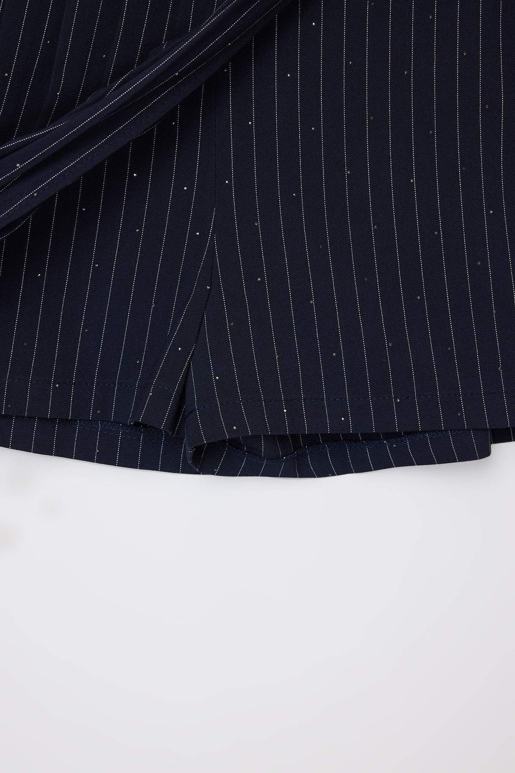 Lacivert Tas Bask? Detayl? Piliseli Poliviskon Sort & Bermuda TWOSS26SR00005