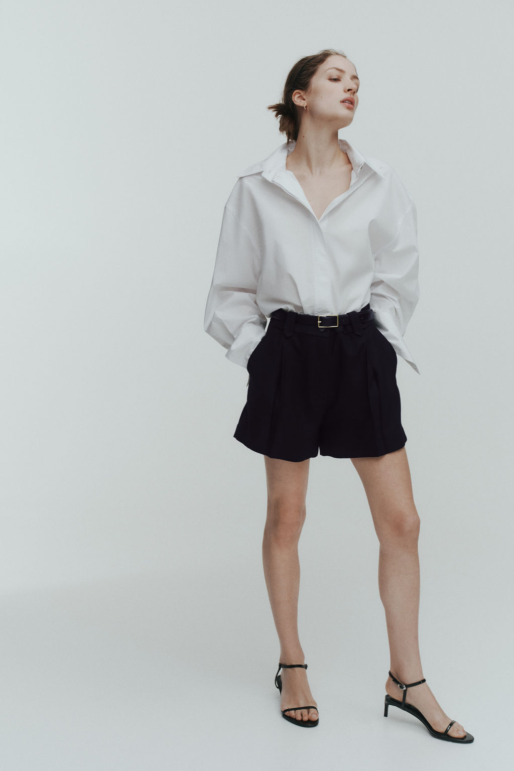 Pantal?n corto con pliegues - H&m фото 10