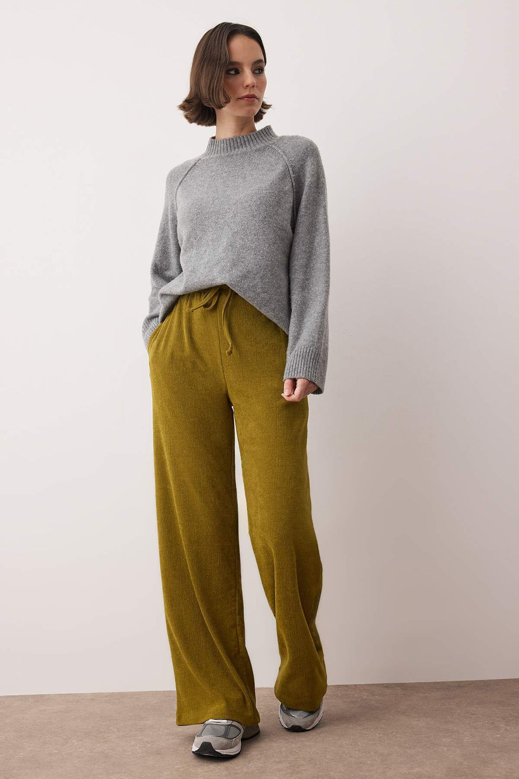 Yesil Premium Dokulu Beli Lastikli Wide Leg Orme Pantolon TWOAW26PL00126