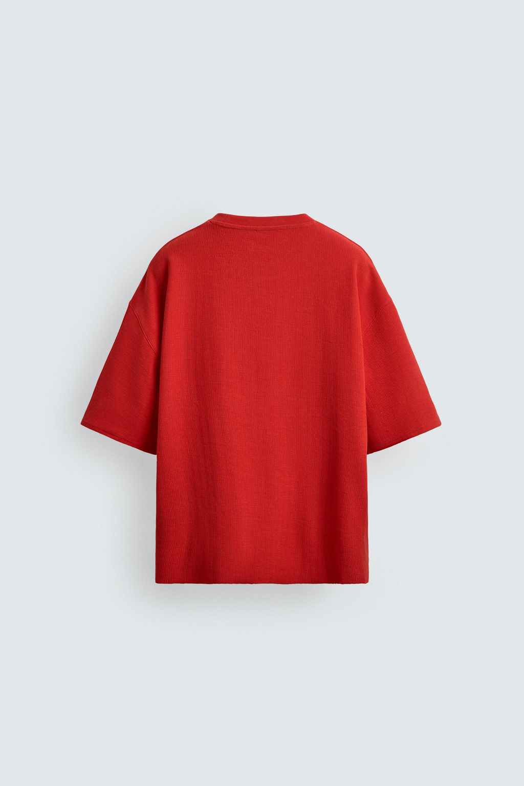 CAMISETA ESTRUCTURA BORDADOS COMBINADOS / Rojo