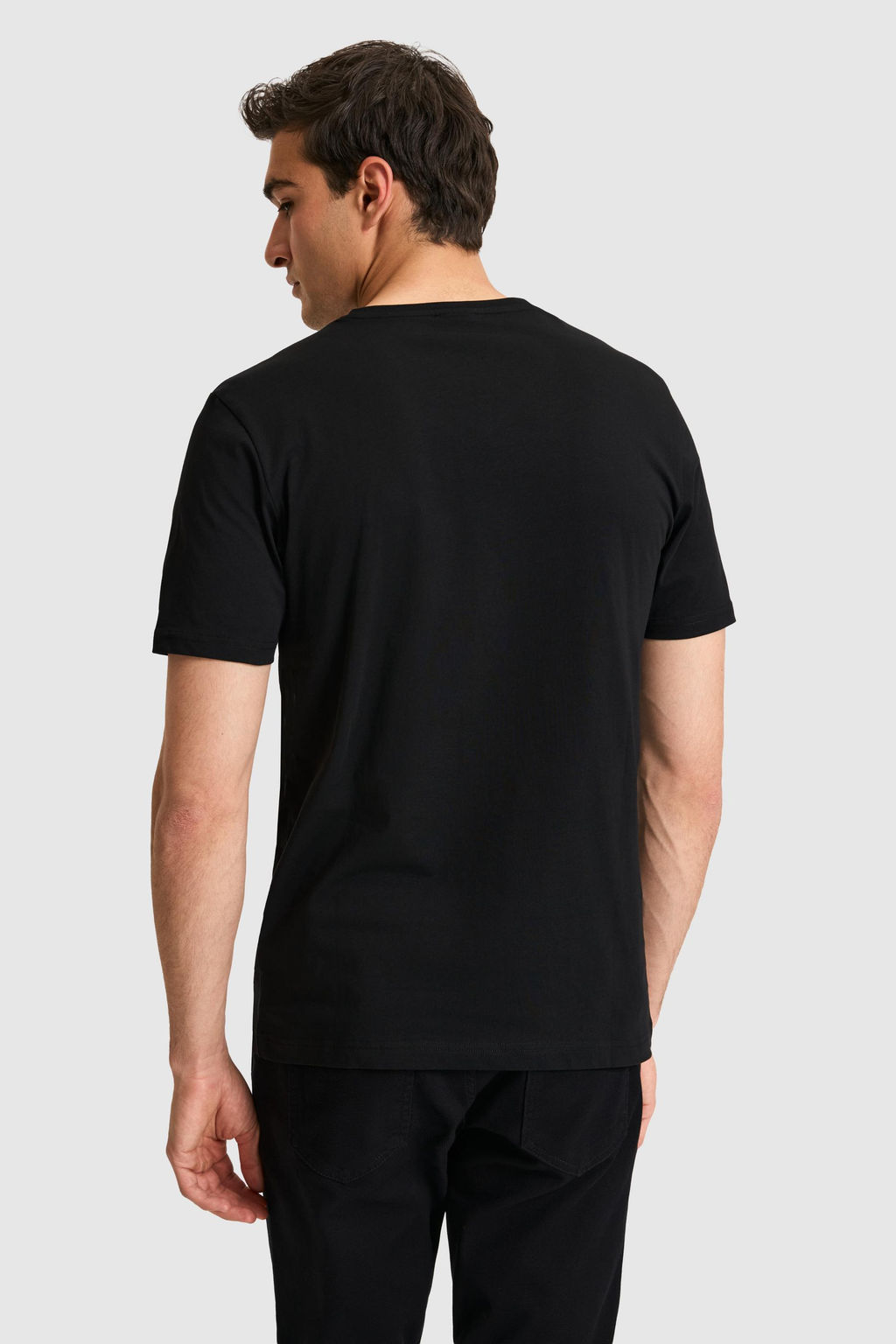 Erkek Regular Fit V Yaka Siyah Basic Ti__rt